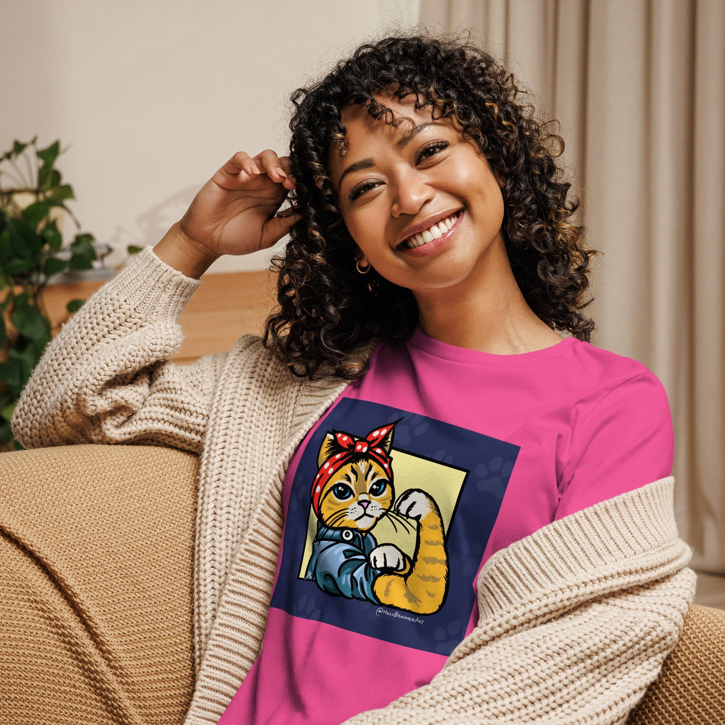 Meowsie the Riveter Women's Relaxed T-Shirt