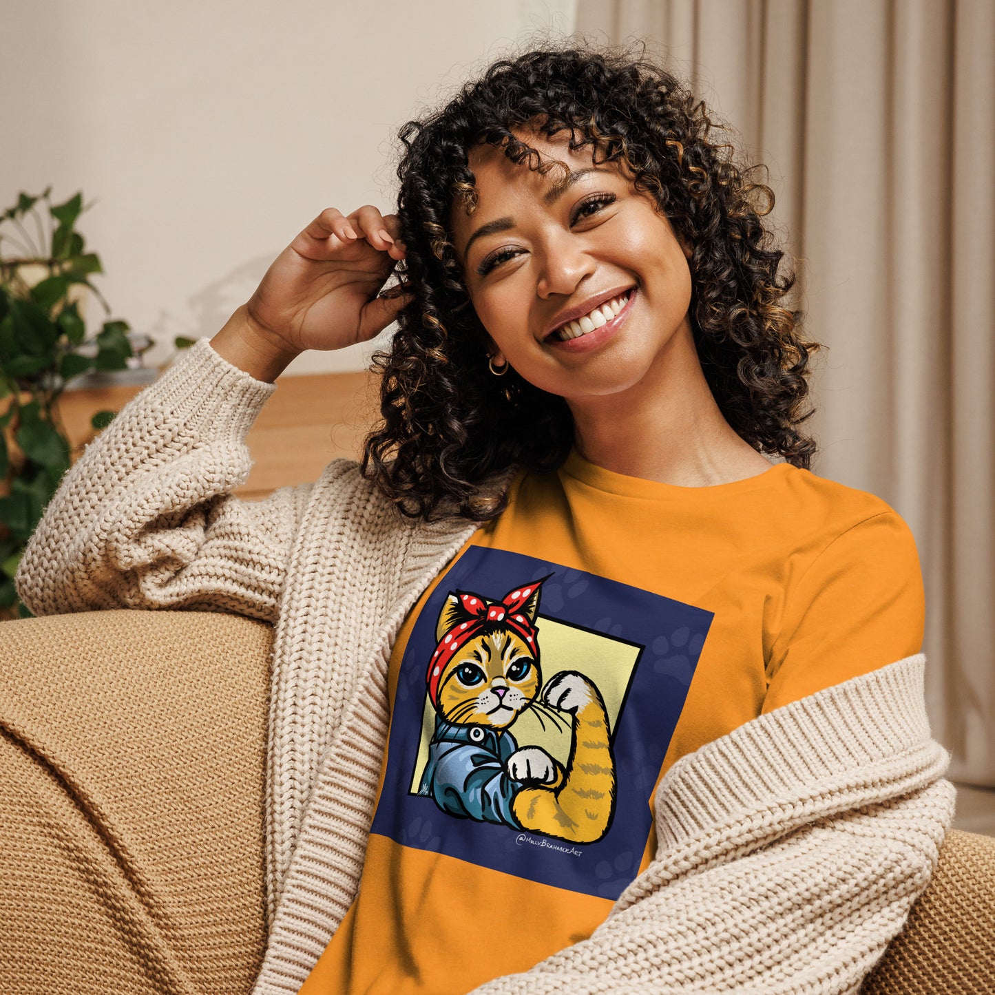 Meowsie the Riveter Women's Relaxed T-Shirt