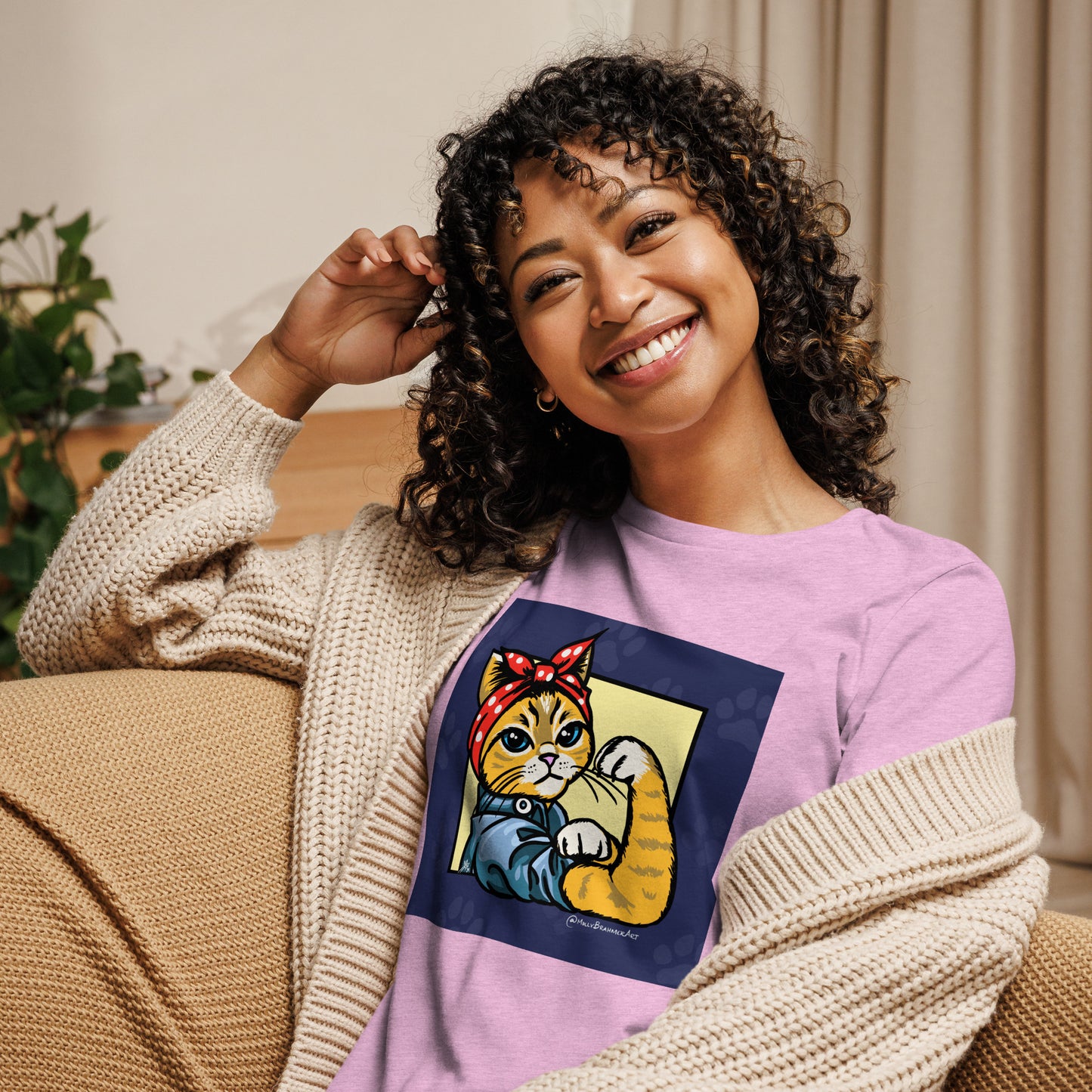 Meowsie the Riveter Women's Relaxed T-Shirt