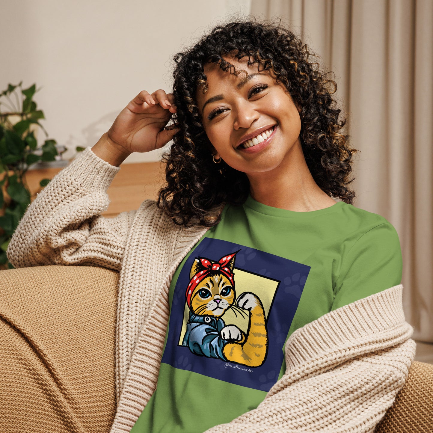 Meowsie the Riveter Women's Relaxed T-Shirt