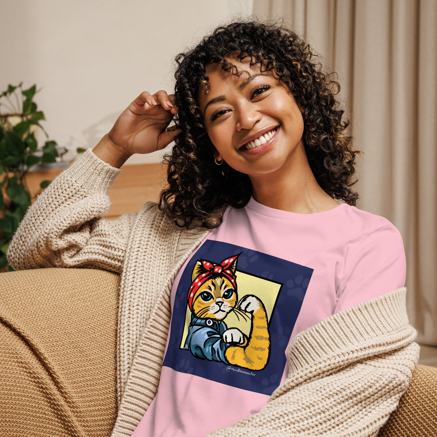 Meowsie the Riveter Women's Relaxed T-Shirt