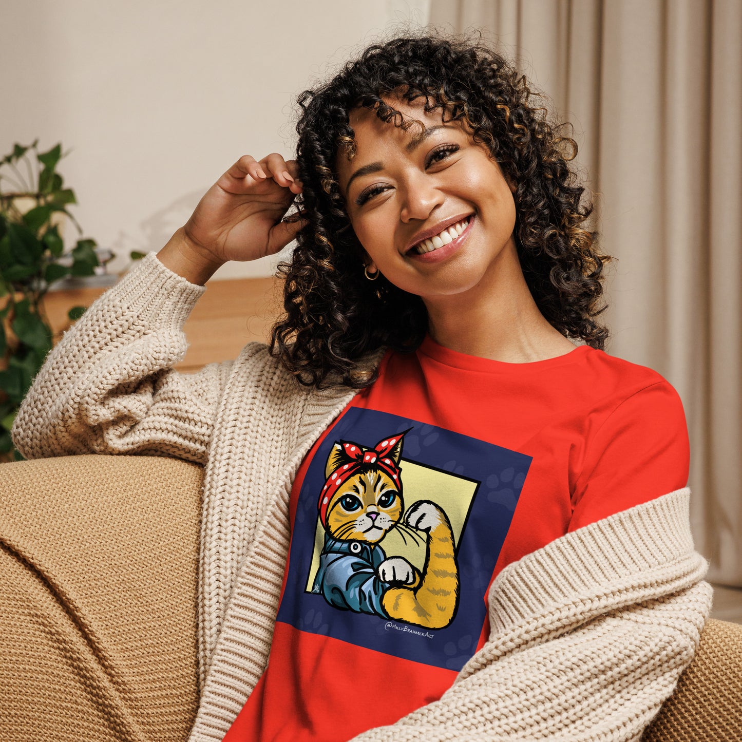 Meowsie the Riveter Women's Relaxed T-Shirt