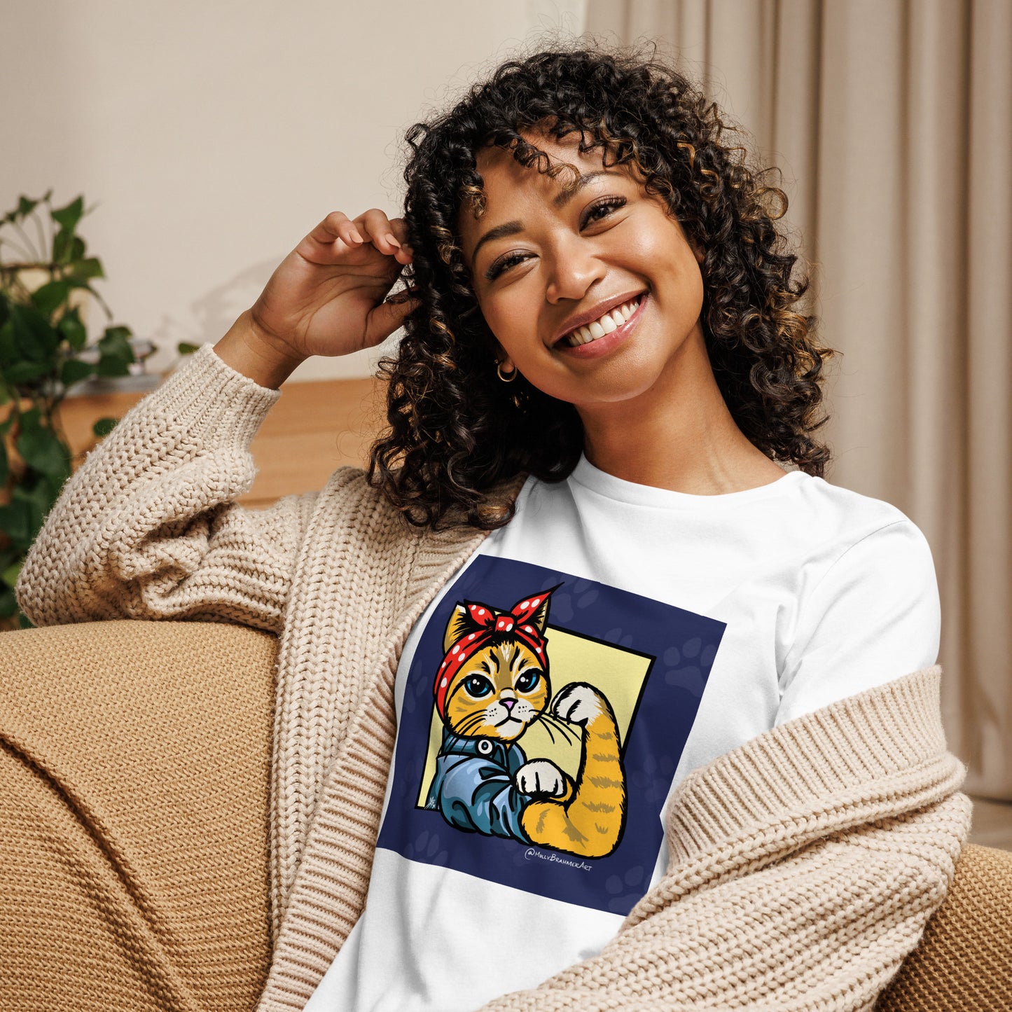 Meowsie the Riveter Women's Relaxed T-Shirt